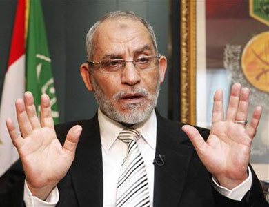 النيابة المصرية تأمر بالقبض على مرشد الإخوان وثمانية آخرين النيابة المصرية تأمر بالقبض على مرشد الإخوان وثمانية آخرين