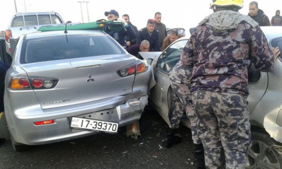 بالصور : حادث تصادم 8 مركبات بجرش بالصور : حادث تصادم 8 مركبات بجرش
