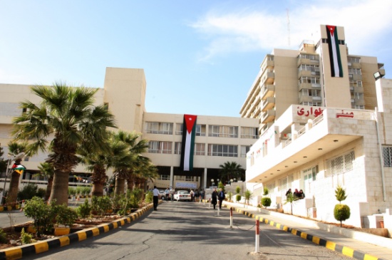 مستشفى الجامعة الأردنية يعالج 685 شخص في يوم طبي تطوعي في محافظة الكرك