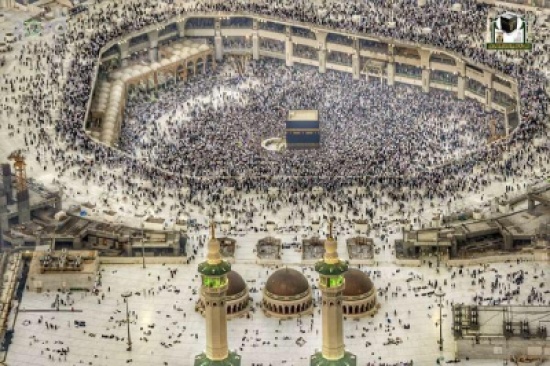 صور جوية لحركة الحجاج وتوافدهم على المسجد الحرام لأداء طواف الوداع صور جوية لحركة الحجاج وتوافدهم على المسجد الحرام لأداء طواف الوداع