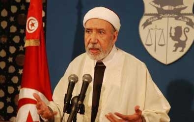 منظمة حقوقية تونسية تقاضي رئيس البلاد بسبب إقالته المفتي