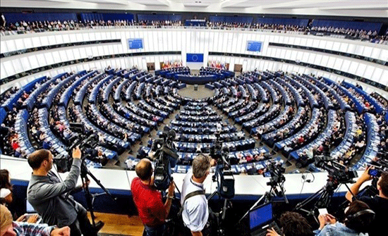 نواب أوروبيون يدعون واشنطن إلى البقاء ضمن الاتفاق النووي مع إيران نواب أوروبيون يدعون واشنطن إلى البقاء ضمن الاتفاق النووي مع إيران