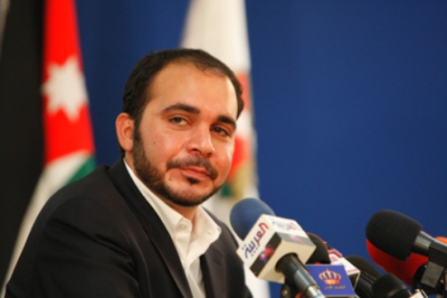 زريقات يشيد بتأييد الشعب الفلسطيني لترشح الأمير علي لرئاسة "الفيفا" زريقات يشيد بتأييد الشعب الفلسطيني لترشح الأمير علي لرئاسة "الفيفا"