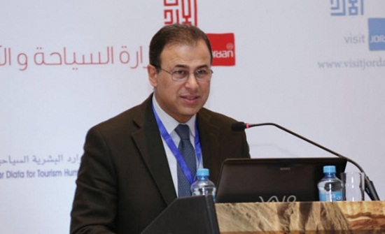 قموه يفتتح معرض الحوش في بلدة الفحيص القديمة