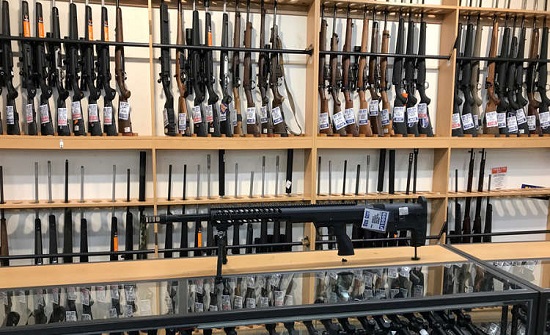 نيوزيلندا تحظر حيازة البنادق نصف الآلية والهجومية