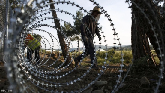 اليونان تبدأ بإخلاء مخيم "إيدوميني"