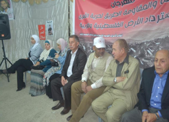 خيمة الكرامة تحتفل بانتصار الأسرى التاريخي خيمة الكرامة تحتفل بانتصار الأسرى التاريخي