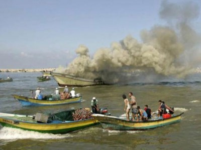 إصابة صياد فلسطيني بنيران مصرية على الحدود مع رفح إصابة صياد فلسطيني بنيران مصرية على الحدود مع رفح