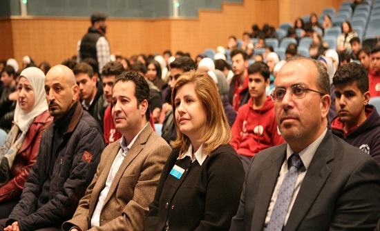 وزير الشباب يلتقي طلبة معهد اليوبيل