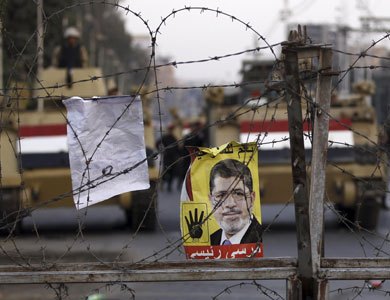 إصابة مؤيدين لمرسي في تفريق قوات الأمن لمسيرة بمدينة السويس