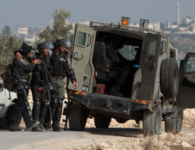 الفلسطينيون يتهمون إسرائيل باحتجاز أربعة أطفال في الضفة