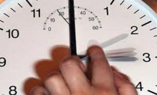 قدموا ساعاتكم 60 دقيقة الليلة قدموا ساعاتكم 60 دقيقة الليلة