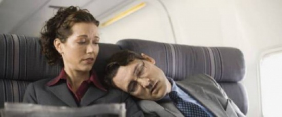 هبطت الطائرة اضطرارياً.. والسبب انرعاج أحد الركاب من الجالسين بجواره!!