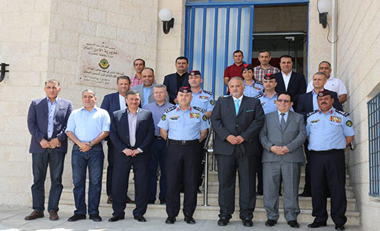 بالصور : ادارة المخدرات تتسلم حافلة المعرض المتنقل بالصور : ادارة المخدرات تتسلم حافلة المعرض المتنقل