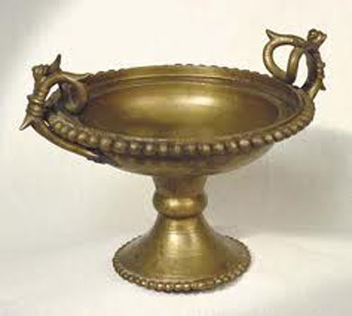 عائلة اشترت إناء بـ3 دولار وباعته بمليوني دولار