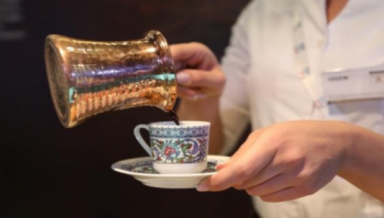 توقّف عن شرب الكحول والقهوة لمدة عامين... فكانت المفاجأة