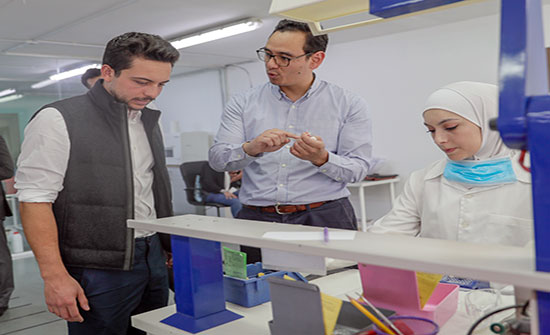 ولي العهد يزور إحدى الشركات الأردنية الريادية في مجال صناعة وإنتاج المعدات الطبية ولي العهد يزور إحدى الشركات الأردنية الريادية في مجال صناعة وإنتاج المعدات الطبية