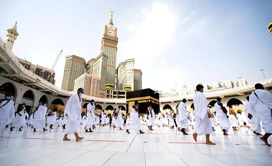 وزير الحج السعودي يكشف تفاصيل عودة العمرة تدريجيا وزير الحج السعودي يكشف تفاصيل عودة العمرة تدريجيا