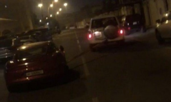 ردة فعل خليجي وجد سيارة بورش واقفة أمام مدخل منزله!