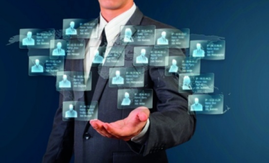 مواقع الاستشارات الإلكترونية بين سرّية «الفضفضة» وحلول «تخرب البيوت»