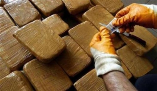 مداهمة مشتركه بين الأمن والدرك للقبض على تاجر مخدرات مداهمة مشتركه بين الأمن والدرك للقبض على تاجر مخدرات