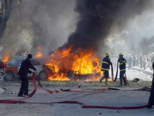 إصابة 10 جنود مصريين في انفجار عبوة ناسفة بالعريش إصابة 10 جنود مصريين في انفجار عبوة ناسفة بالعريش