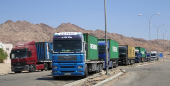 تمديد العمل بآلية دخول الشاحنات الاردنية والمصرية اراضي البلدين تمديد العمل بآلية دخول الشاحنات الاردنية والمصرية اراضي البلدين