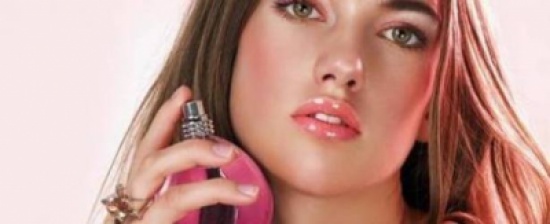 الجميلات لا يفركن العطر على المعصم.. 8 أسرار وراء الرائحة الزكية لبعض النساء الجميلات لا يفركن العطر على المعصم.. 8 أسرار وراء الرائحة الزكية لبعض النساء