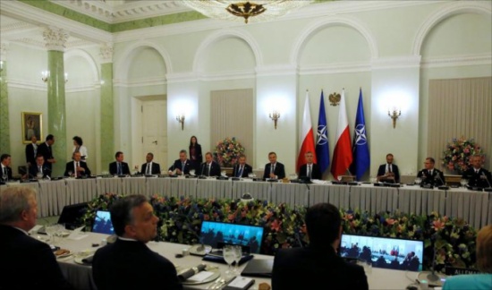 الناتو يوسع مهامه بمكافحة داعش بسوريا والعراق