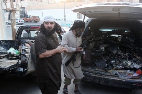 ابو سياف : الحكومة تمتنع عن منح شهادات وفاة لعائلات السلفيين الذين قتلوا في سوريا