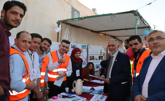 مهندسو الزرقاء يقيمون فعاليتي "هندس مهنتك" و "هندستي اختياري" مهندسو الزرقاء يقيمون فعاليتي "هندس مهنتك" و "هندستي اختياري"