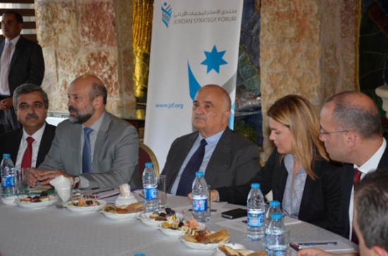 الأمير الحسن يستعرض التحديات الاقتصادية أمام المملكة بسبب أزمات المنطقة الأمير الحسن يستعرض التحديات الاقتصادية أمام المملكة بسبب أزمات المنطقة