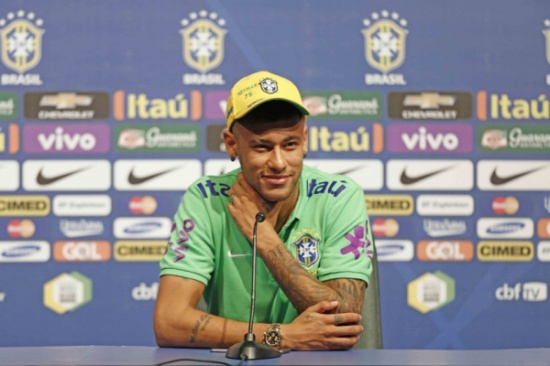 نيمار: انريكي ودونجا يبحثان مشاركتي بالأولمبياد والكوبا