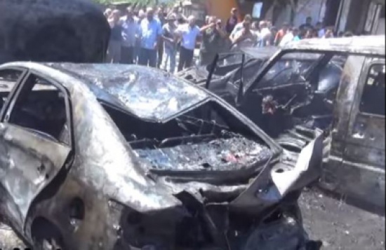 بالفيديو: عشرات القتلى والجرحى بتفجير سيارة مفخخة في اللاذقية بالفيديو: عشرات القتلى والجرحى بتفجير سيارة مفخخة في اللاذقية