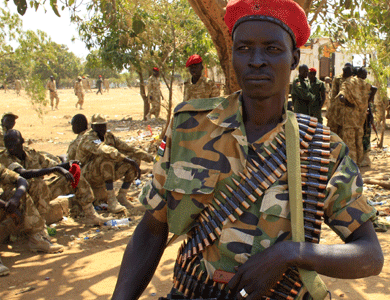 الجيش السوداني يعلن تجريد كتيبة تابعة لمشار من الأسلحة بعد عبورها الحدود