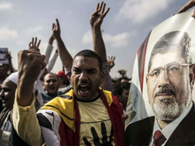 محكمة مصرية تحظر نهائيا أنشطة أحد أحزاب التحالف الداعم لمرسي محكمة مصرية تحظر نهائيا أنشطة أحد أحزاب التحالف الداعم لمرسي