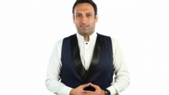 تمام بليق يستقدم تابوتًا للضيف!