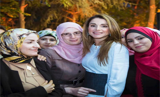 الملكة: إلى من تنشر السعادة أينما ذهبت كل عام وأنتِ بكل خير الملكة: إلى من تنشر السعادة أينما ذهبت كل عام وأنتِ بكل خير