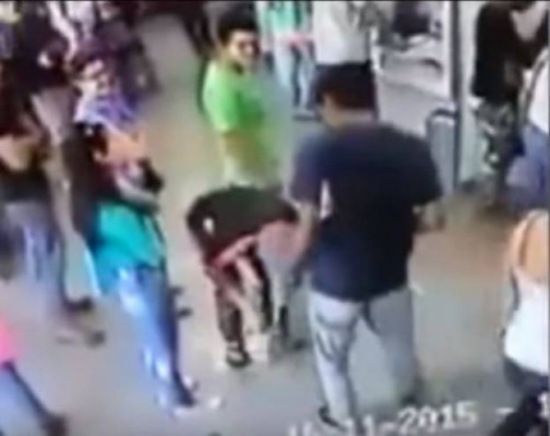 فيديو| لص سيء الحظ يسرق شرطي متنكر فيتعرض للقتل!