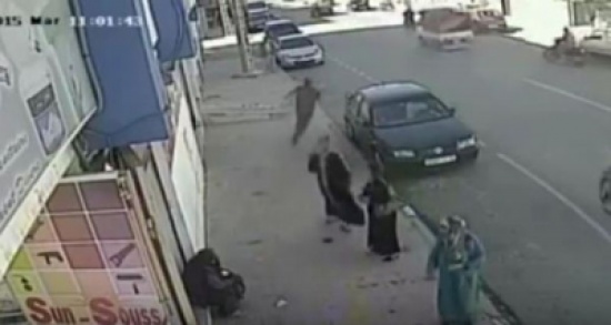 فيديو: أسرع عملية سرقة في وضح النهار فيديو: أسرع عملية سرقة في وضح النهار