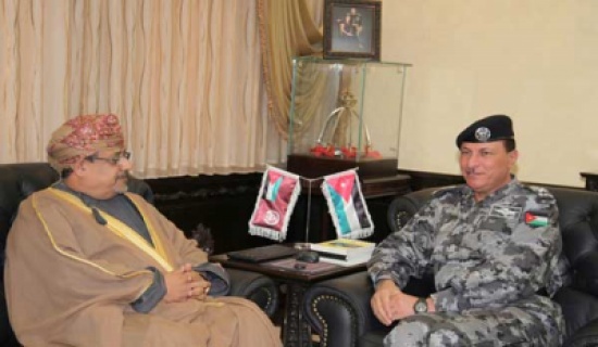 مدير الدرك يلتقي السفير العماني