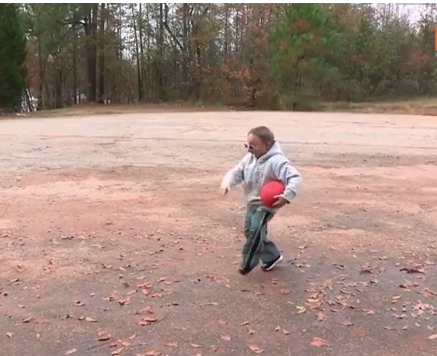 عمره 20 عاما و طوله 35 انش