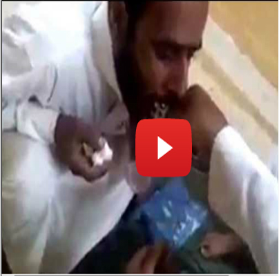 بالفيديو.. سعودي يخلع ضرس صديقه بـ «كماشة» بالفيديو.. سعودي يخلع ضرس صديقه بـ «كماشة»