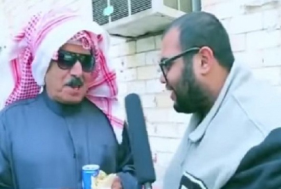 إعلامي أراد عمل مقلب كوميدي في كويتي ولكنه تفاجأ بردة فعله! إعلامي أراد عمل مقلب كوميدي في كويتي ولكنه تفاجأ بردة فعله!