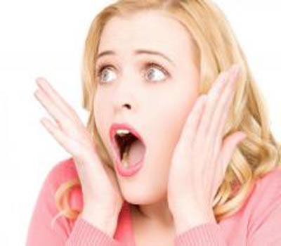 إمرأة تعاني من رهاب اللمس… تبحث عن علاقة خالية من اللمس!