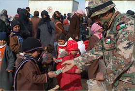 "حرس الحدود" تستقبل 144 لاجئاً سورياً