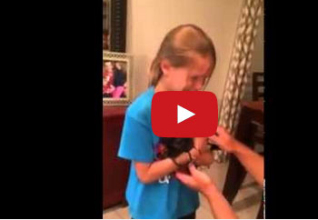 هل ثمة أروع من رسم ابتسامة على وجه طفل؟