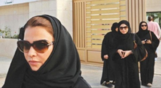 بعدما طردها من المنزل وهي حامل- سعودية تنتقم من زوجها بهذه الطريقة! بعدما طردها من المنزل وهي حامل- سعودية تنتقم من زوجها بهذه الطريقة!