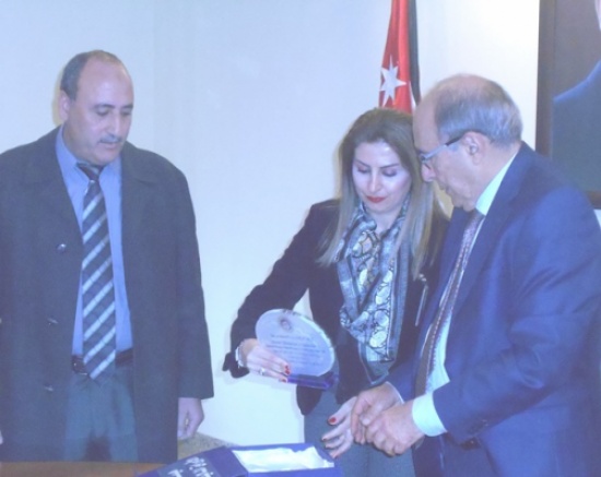 هيئة الأوراق المالية تكرم المتقاعدين العسكريين والمحاربين القدامى هيئة الأوراق المالية تكرم المتقاعدين العسكريين والمحاربين القدامى