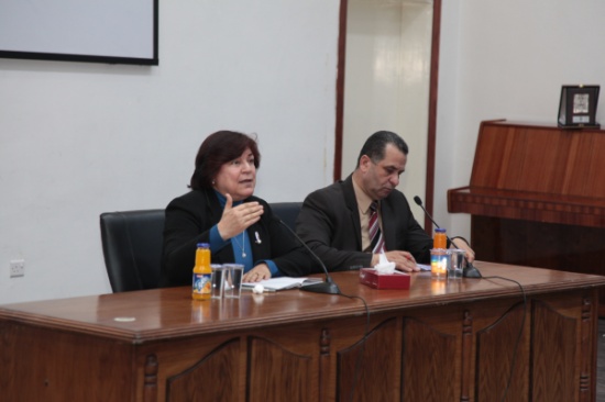 جامعة البترا تستضيف النائب السابق ابو علبة